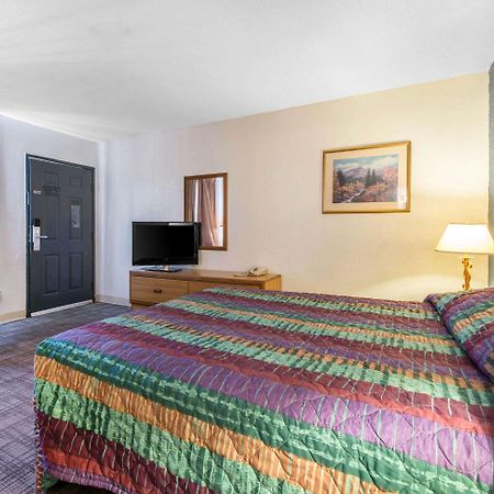 Rodeway Inn&Suites Colorado Springs Exterior foto