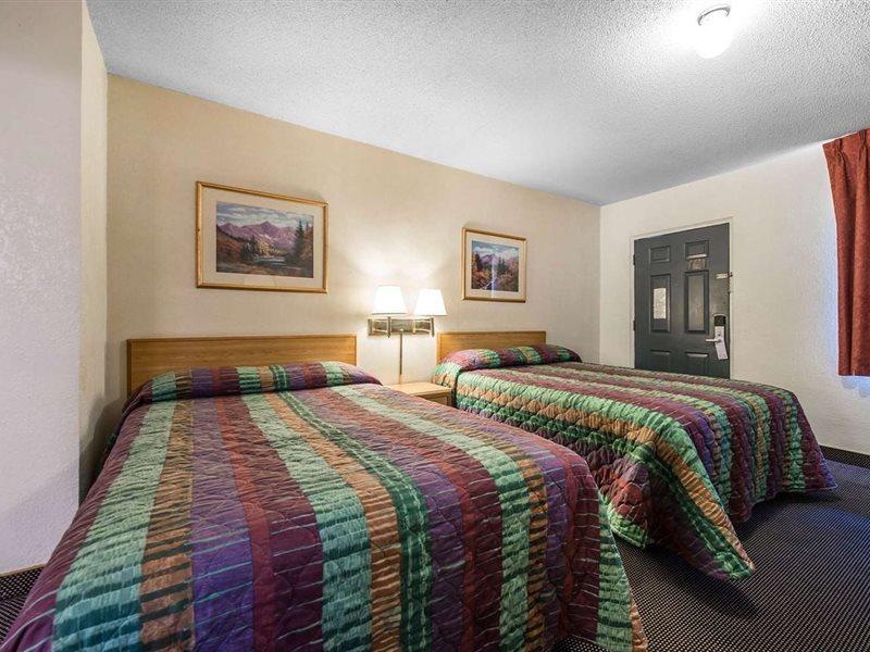 Rodeway Inn&Suites Colorado Springs Exterior foto