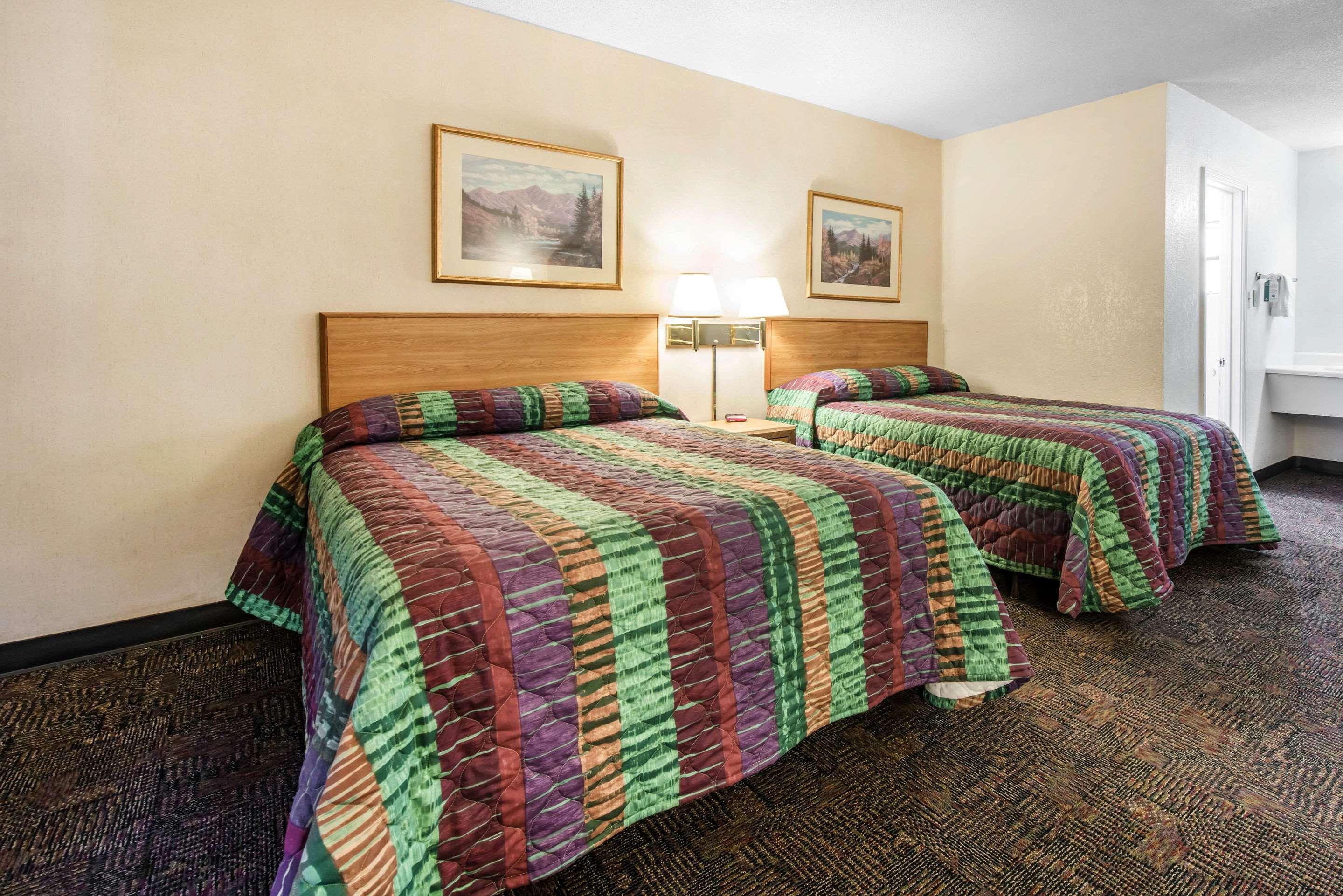 Rodeway Inn&Suites Colorado Springs Exterior foto