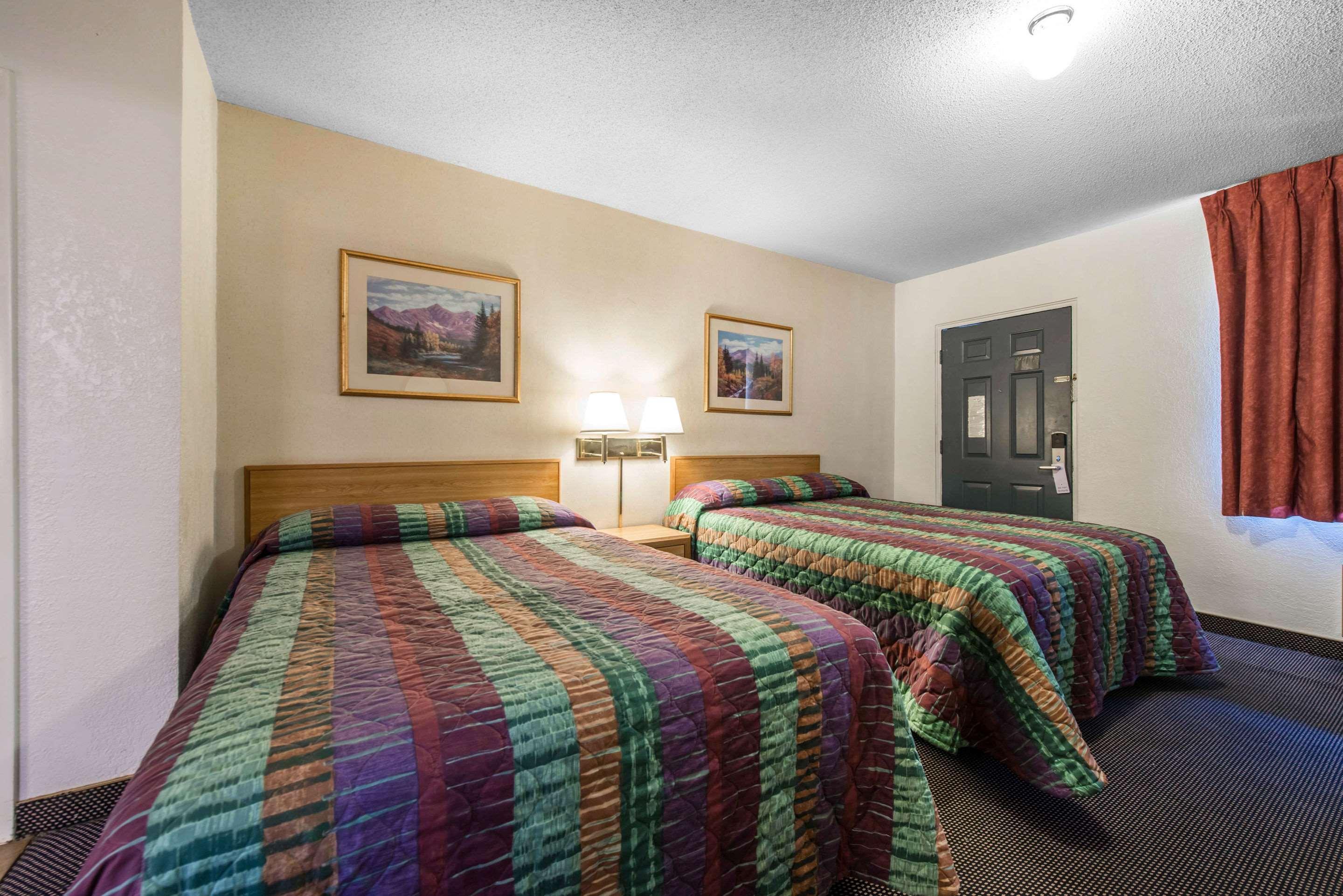 Rodeway Inn&Suites Colorado Springs Exterior foto